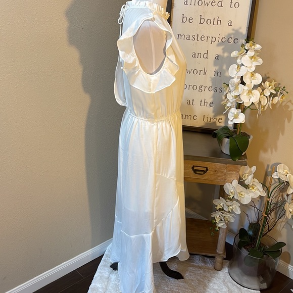 Ruffle High Neck Dress - Picture 5 of 7